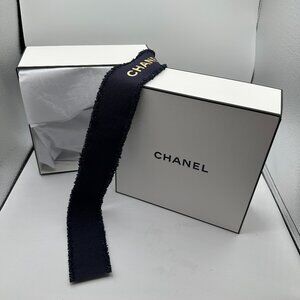 Authentic CHANEL Medium Square Empty Gift Storage Box 8.5"x8.5”x4”